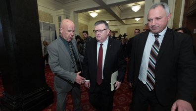 Радев освободи Цацаров от поста главен прокурор