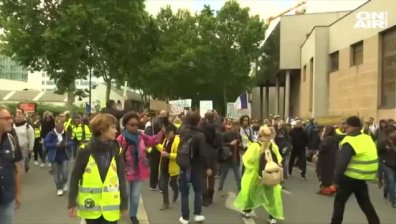 Пореден протест на "жълтите жилетки", над 10 000 души се включиха