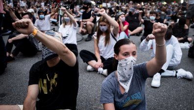 Как социалните мрежи дават гласност на насилието над афроамериканци?