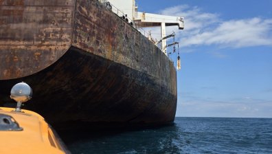 Не откриха замърсяване след сигналите за мазут в Бургаския залив