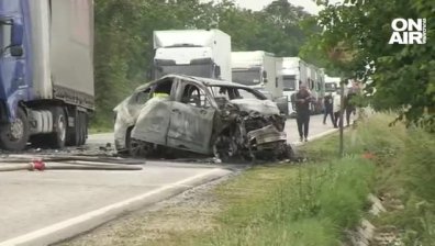 Двама изгоряха в кола при катастрофа на пътя Русе - Бяла