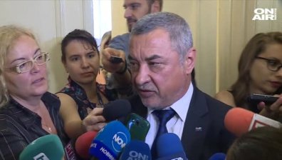 Симеонов заплаши с оставка, не срещал подкрепа в борбата с шума