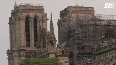 Набират средства за възстановяването на опожарената катедрала "Нотр Дам"