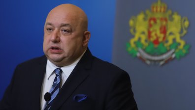 Треньорите - задължително с маски, обмислят премахването на публика