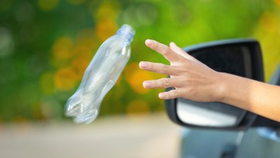 Европейска държава налага глоби до 18 000 евро за изхвърляне на отпадъци от коли