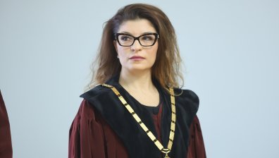 КС няма становище за Десислава Атанасова във Венецианската комисия