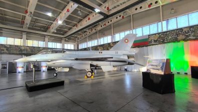 "Строшен самолет за $100 млн." ли е новият изтребител F-16?
