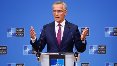 Столтенберг: Всичко сочи, че Иран доставя дронове на Русия