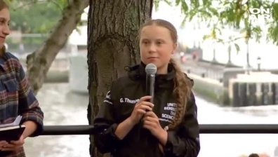 На яхта с нулеви въглеродни емисии: Тийнейджърка прекоси Атлантика