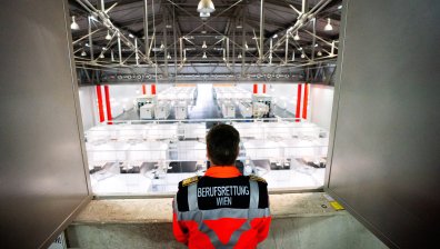 Част от Европа разхлабва мерките, СЗО алармира за смъртоносен ефект