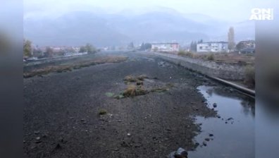 Риболовци предупреждават, че река Въча пресъхва