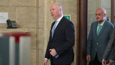 ИПБ алармира премиера: Изкуствен интелект заменя Държавна агенция БДП и АПИ