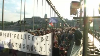 Пореден протест в Унгария срещу закриването на университета на Сорос