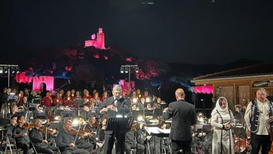 "Звук и светлина" с музика на живо във Велико Търново за 40-годишния юбилей (ВИДЕО)