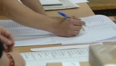 В ЦИК продължават да пристигат протоколите от страната
