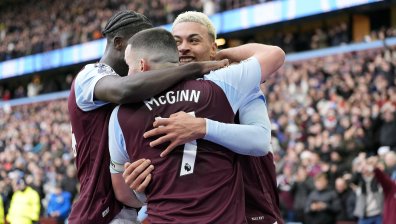 "Борнемут" не прости на "Евертън", "Астън Вила" надви "Лестър"