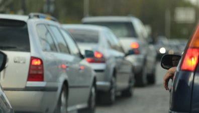 До дни въвеждат екостикерите, защо колите с газови уредби не влизат в категориите?