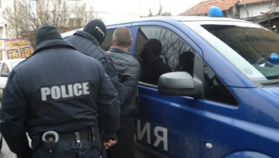 Задържаха 35 души в София, близки са до Божков