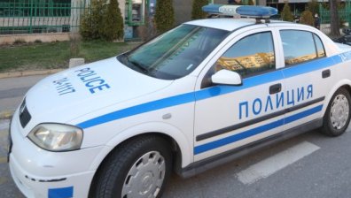 "Ще те заколя за 100 евро": Мъж малтретира и прободе жена с вилица във Владая