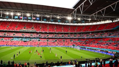 Феновете ликуват: Пускат 60 000 зрители на 1/2-финалите и на финала на Евро 2020