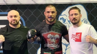 ММА звездата Георги Валентинов се подготвя с треньора на Конър Макгрегър