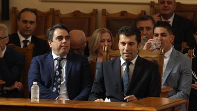 Петков и Василев обвинени от бизнеса за липсата на компенсации за тока