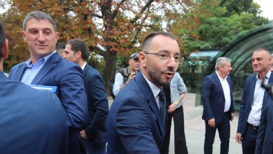 Хекимян: Ще вдигнем заплатите на мед.сестри и учителите, готови сме с план за детските градини