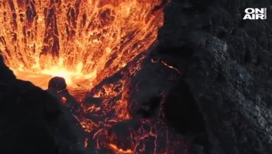 Уникални кадри от изригналия вулкан в Исландия, дронът изгоря (+ВИДЕО)