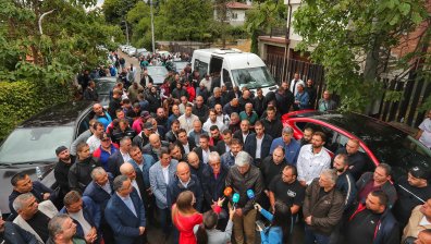 Привърженици на Ахмед Доган пазиха цяла нощ сараите в "Бояна" от самоуправство