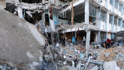 13 души са убити при израелски удари по училище в Газа