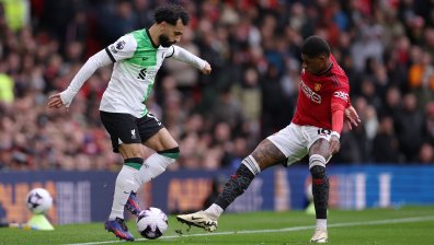 Дузпа в края спаси "Ливърпул" от нова загуба от "Ман Юнайтед" - 2:2 на "Олд Трафорд"