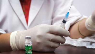 С 80% намаляват хоспитализациите след само една доза от Pfizer и AstraZeneca