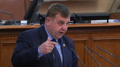 Каракачанов за палатковите лагери: Подобни неща не могат да се търпят