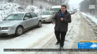 Шофьори искаха да блокират АМ "Хемус", но снегът го направи вместо тях