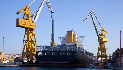 Гърция възобнови търговията с руски петрол