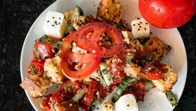 По-вкусна от "Цезар": Рецепта за салата "Панцанела"