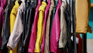 6 нестандартни начина да съчетаете коженото яке тази есен