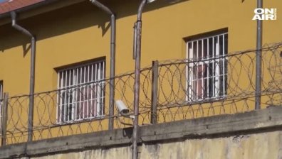 Полицията по петите на избягалия от болница в Пловдив затворник