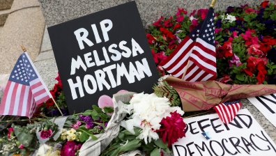 Депутати от САЩ бяха простреляни в домовете им