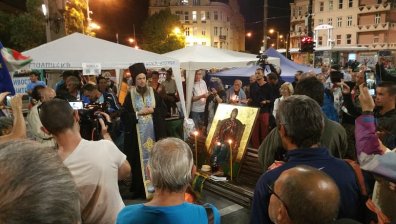 Блокадите в София остават, българите в чужбина отново на протест
