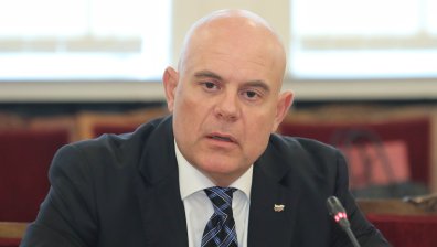 Гешев се прибра от САЩ, самолетът му пристигна късно тази нощ 