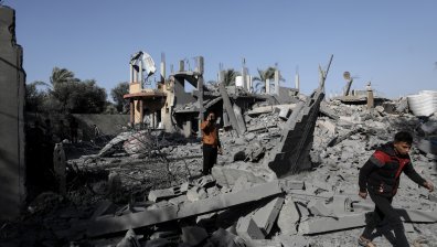 Часове след призива на ООН: Убити и огромни щети при израелски удар в Газа