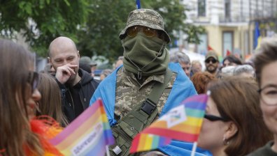 Гей в украинската армия: Бием се наравно, но нямаме равни права