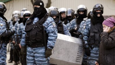Служители на "Беркут" помолиха за прошка