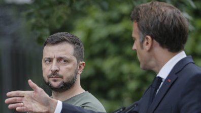 Зеленски и Макрон обсъдиха рисковете в Запорожката АЕЦ, ако руските сили не се изтеглят