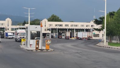 Край на дългите опашки на "Кулата", засега...