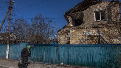 7 жертви след обстрел по автобус с жени и деца в украинско село