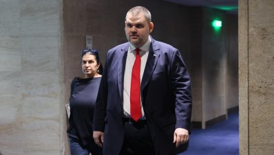 Пеевски: Рашков се гърчи като червей