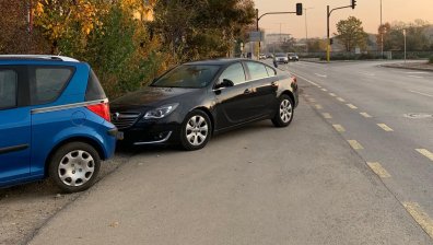 Пътни проблеми: Опасно кръстовище, зарязани коли, подвеждаща маркировка...