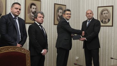 Пламен Николов: Водим преговори, за да върнем мандата на Радев изпълнен (ОБНОВЕНА)